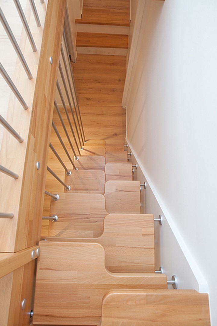 Escalier droit japonais à marches en bois - Treppenmeister