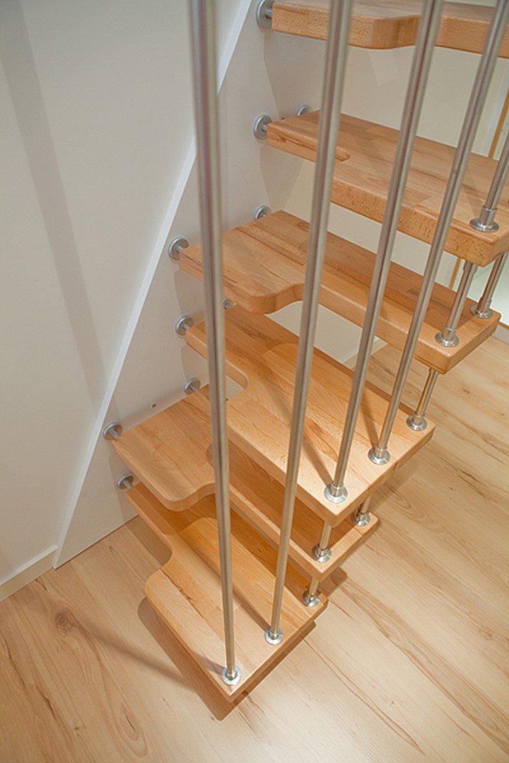 Escalier à pas japonais en bois garde-corps en métal Treppenmeister