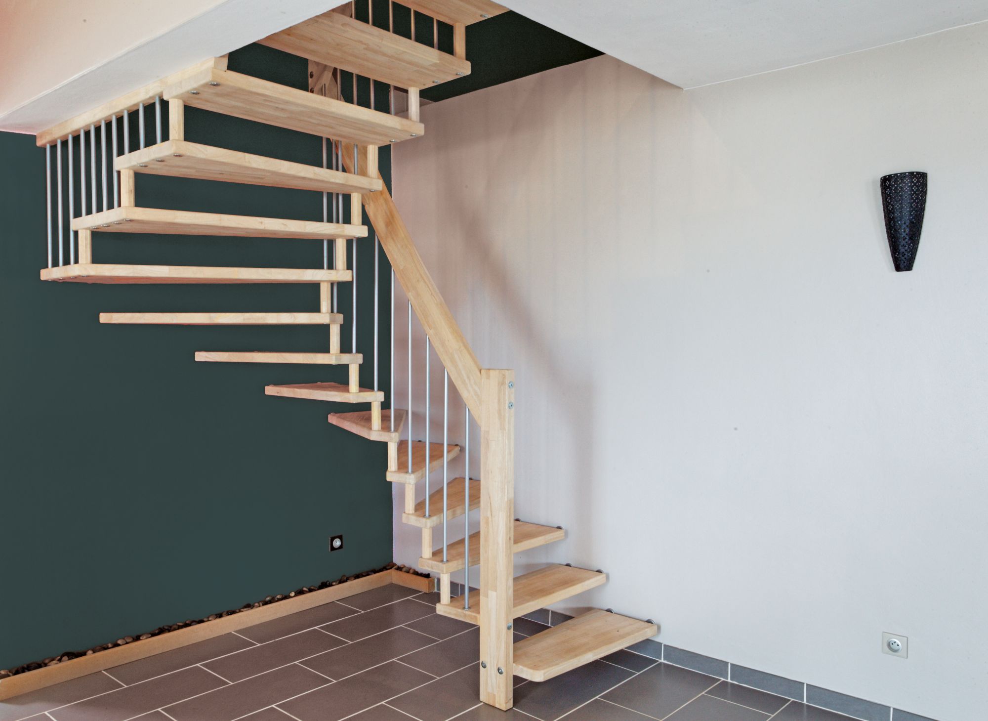 Escalier intrérieur en bois suspendu Treppenmeister modèle Optima