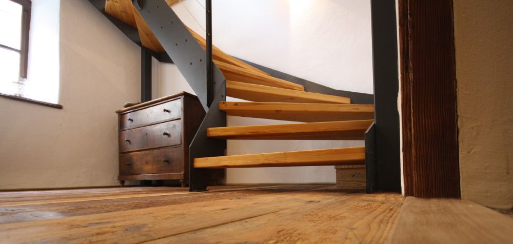 Rénovation d'escalier, remplacement d'escalier, vitrifier un escalier, habillage d'escalier