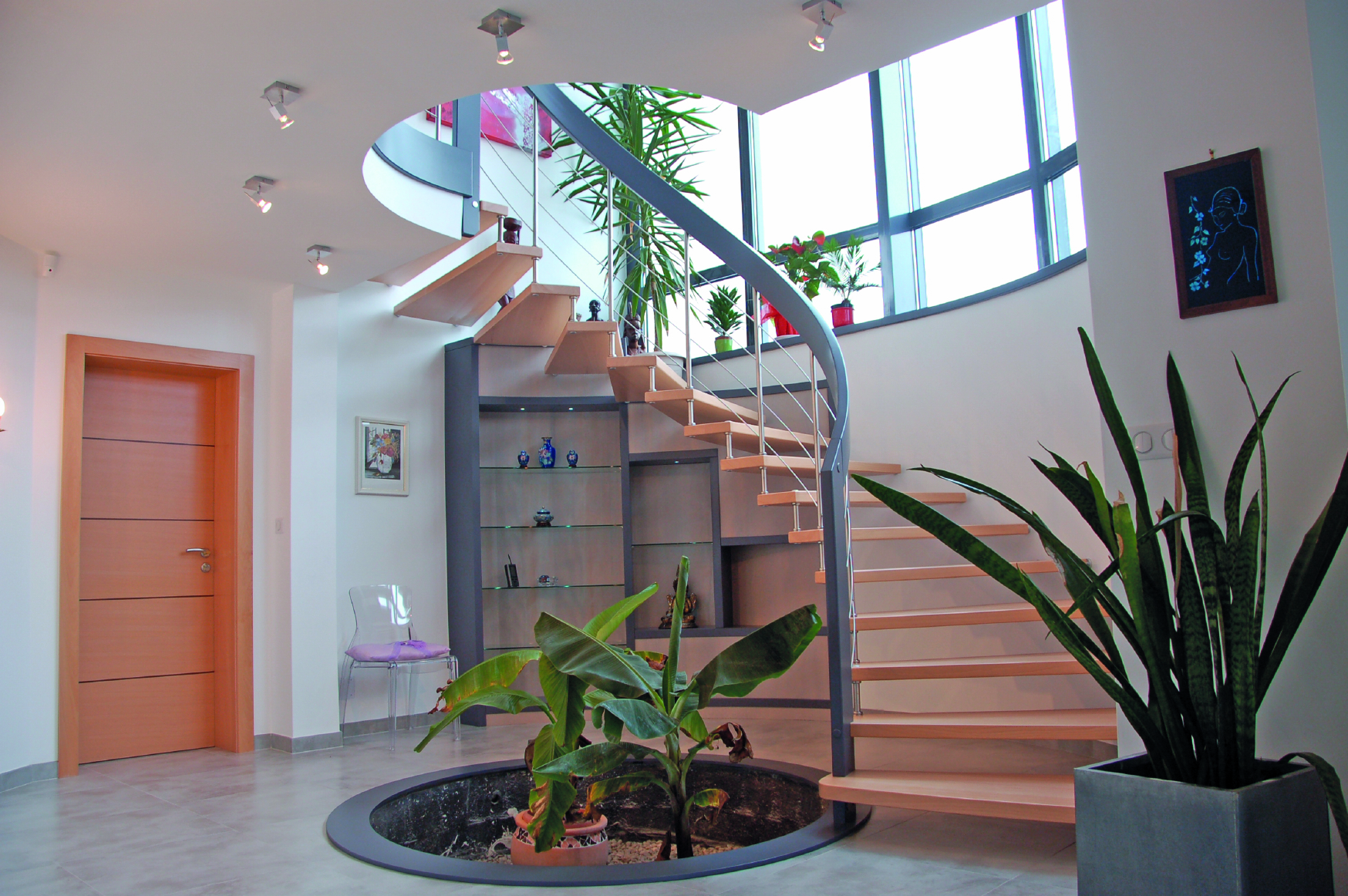 Escalier suspendu avec rangement sous l'escalier | Treppenmeister