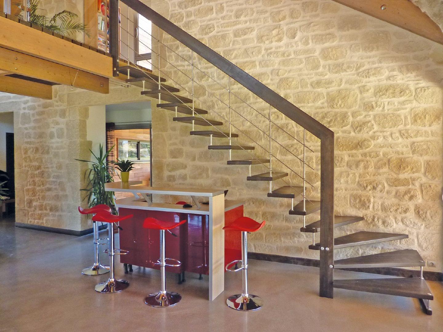 Escalier moderne en bois teinté noir garde-corps Reling balustres inox - Treppenmeister