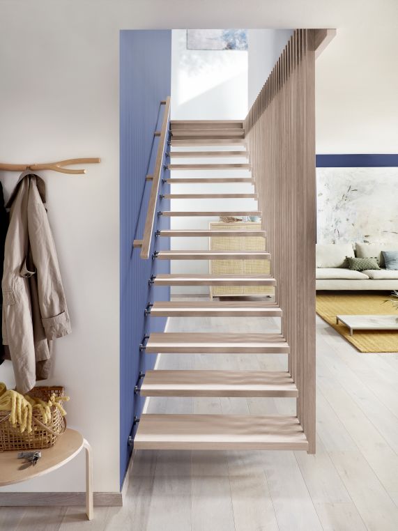 Escalier suspendu bois avec garde-corps claustra Treppenmeister